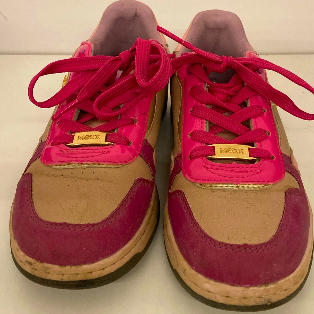 Girls pink shoes by MEXX